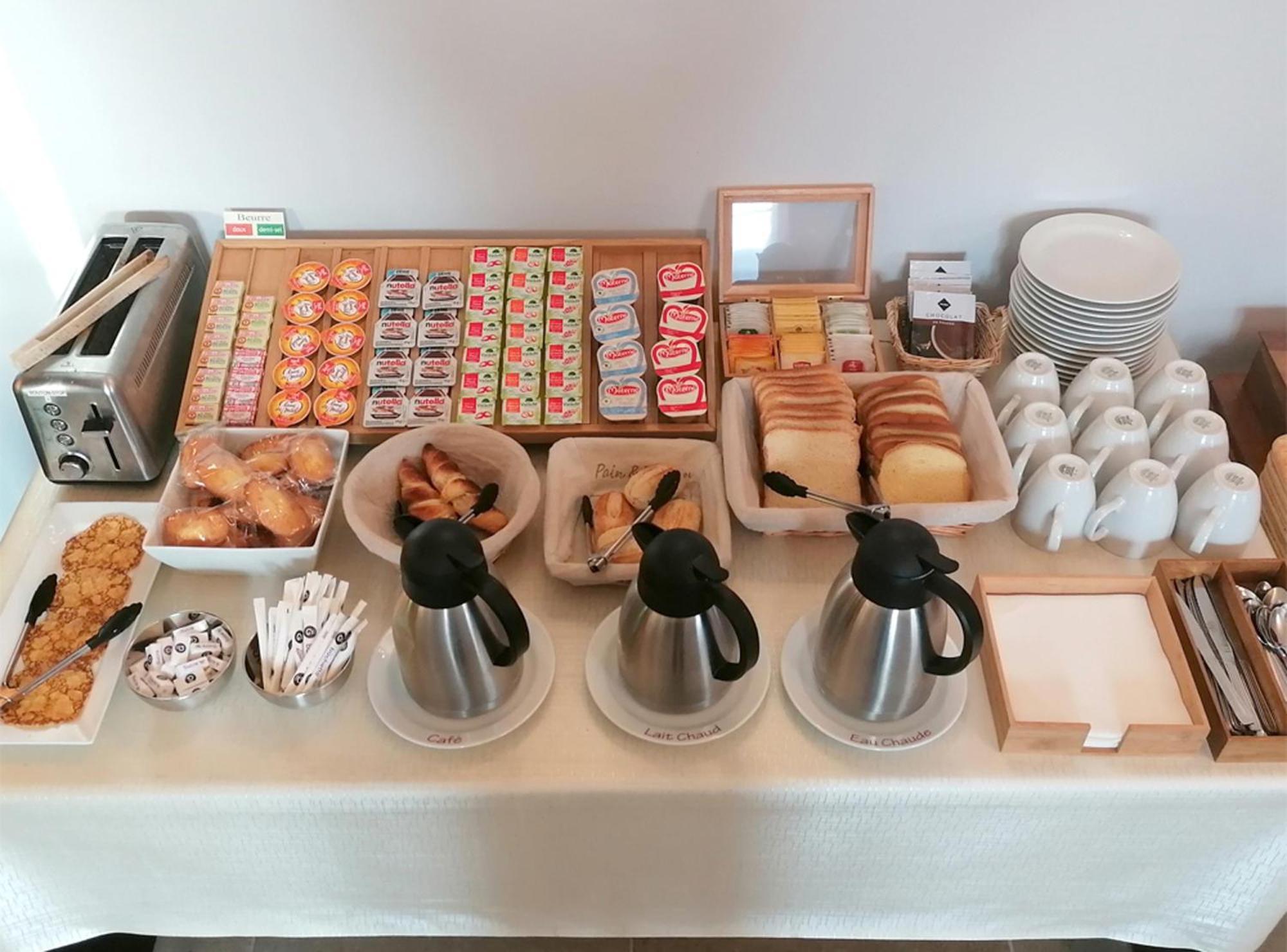 Hotel Le Dormeux Mehun-sur-Yevre エクステリア 写真